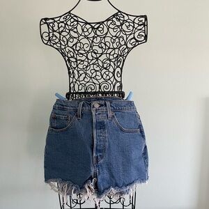 Levi’s 501 Jean shorts in blue